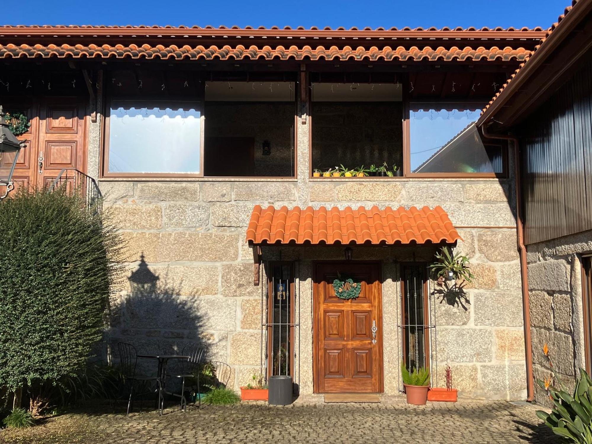 Bergui Guesthouse - Em Guimaraes Desde 2017 エクステリア 写真